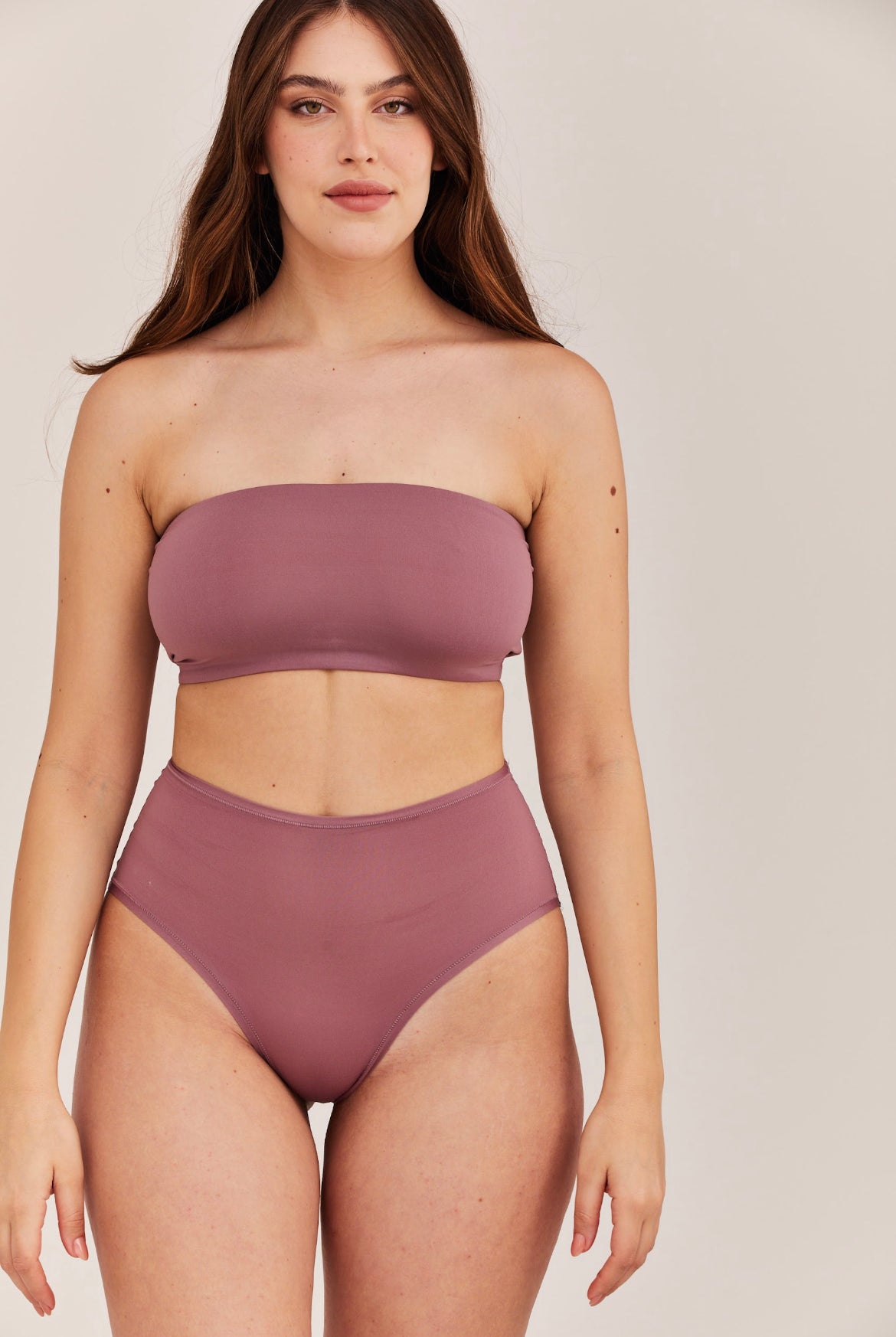 טופ סטרפלס מייגן - סגול